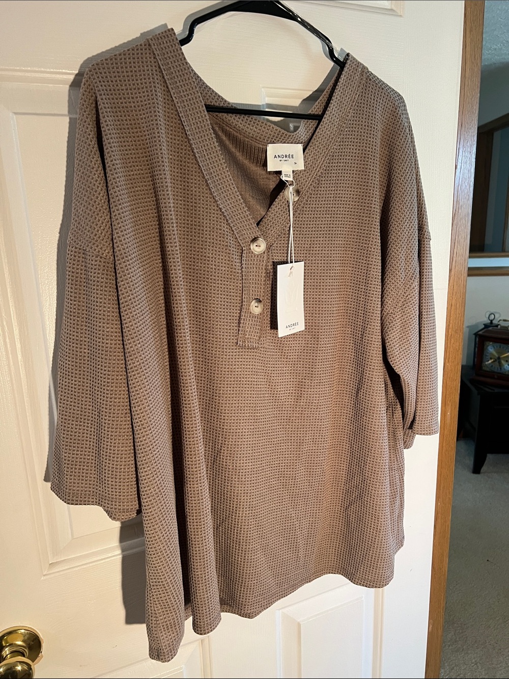 Andree Women's V-Neck Waffle Knit Sweater — Taupe